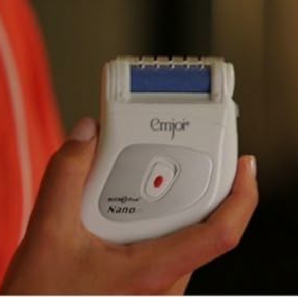 Emjoi Set of 2 Micro-Pedi Nano Callus Removers Purple/White - Picture 4 of 7